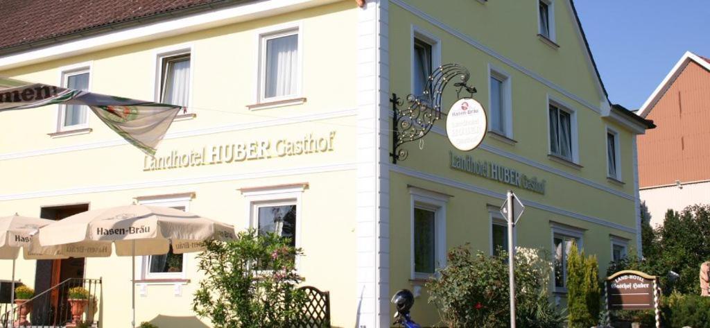 Landhotel Gasthof Huber Merching Bagian luar foto