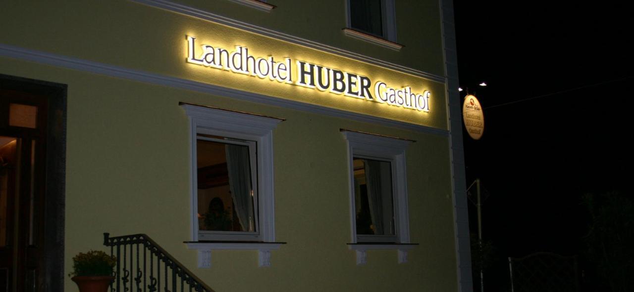Landhotel Gasthof Huber Merching Bagian luar foto