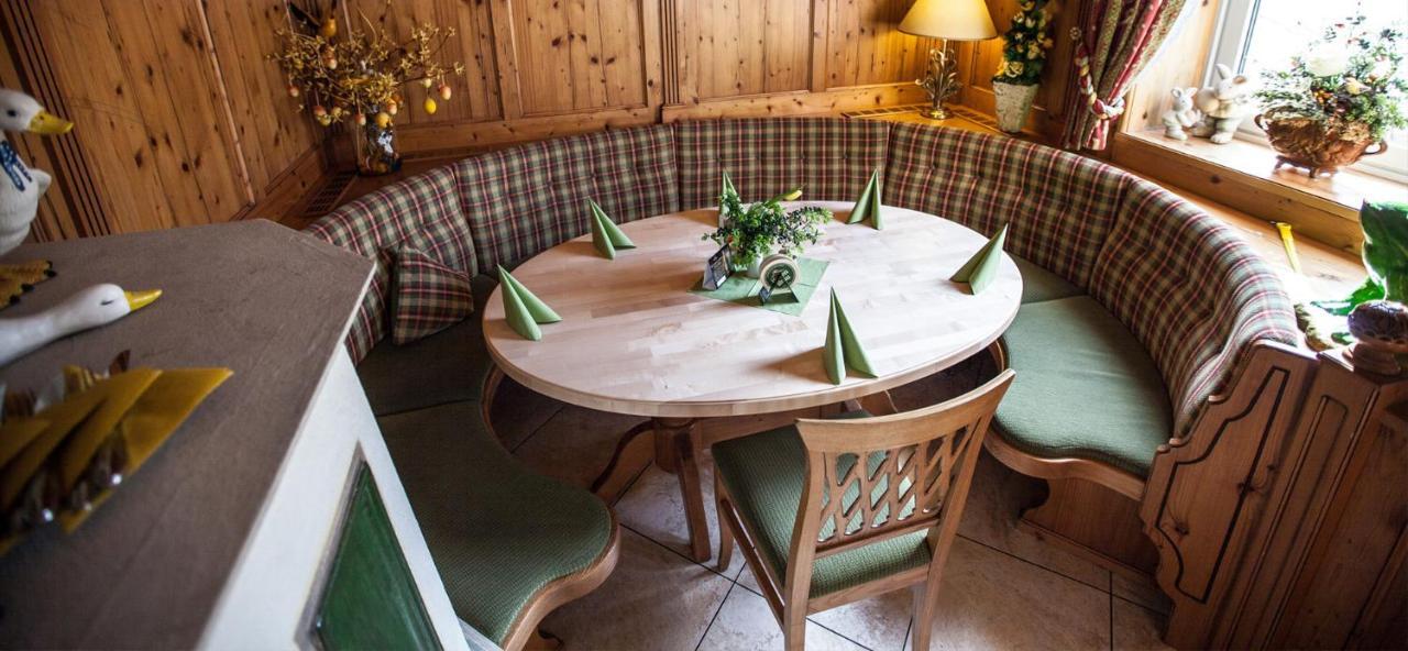 Landhotel Gasthof Huber Merching Bagian luar foto