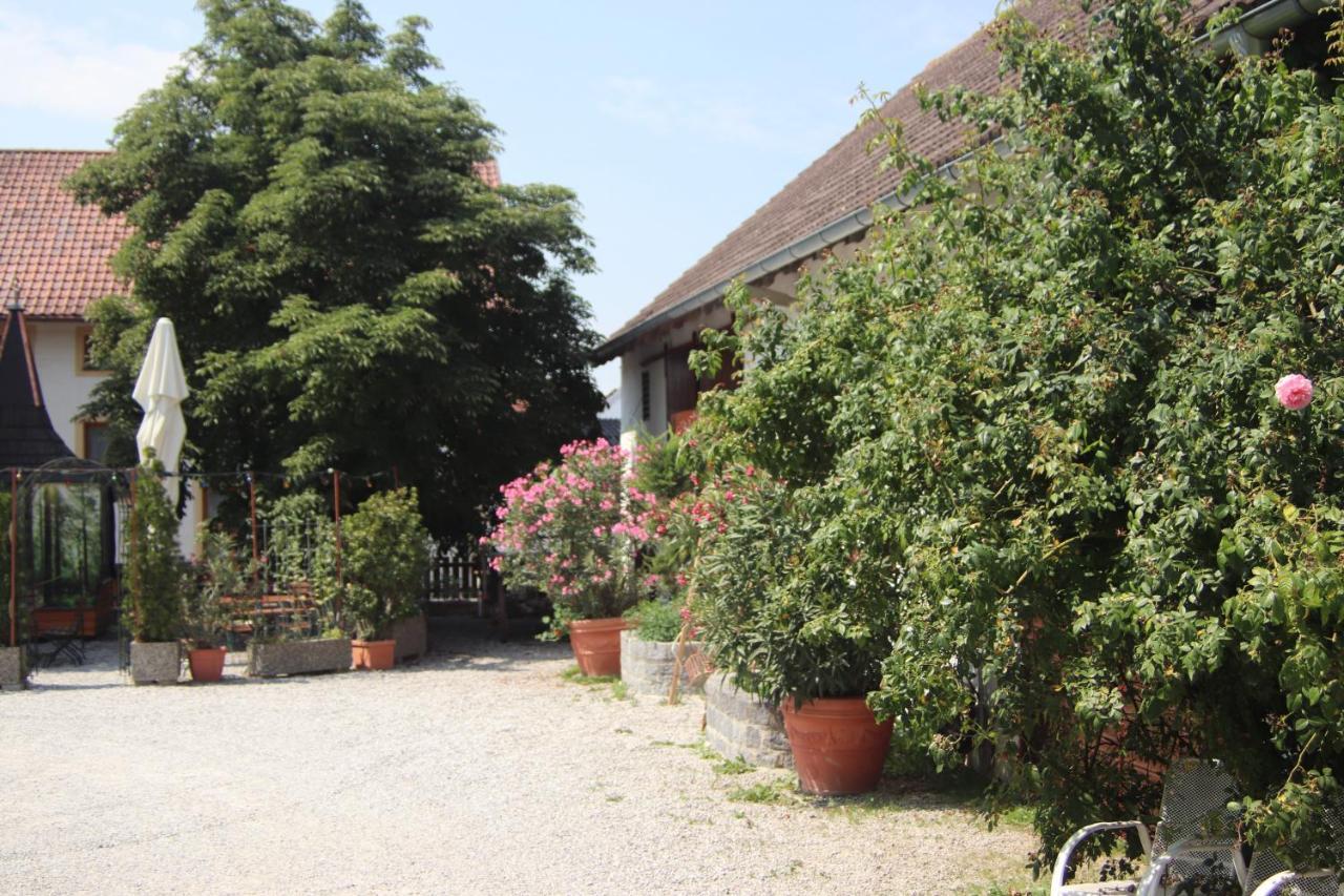 Landhotel Gasthof Huber Merching Bagian luar foto