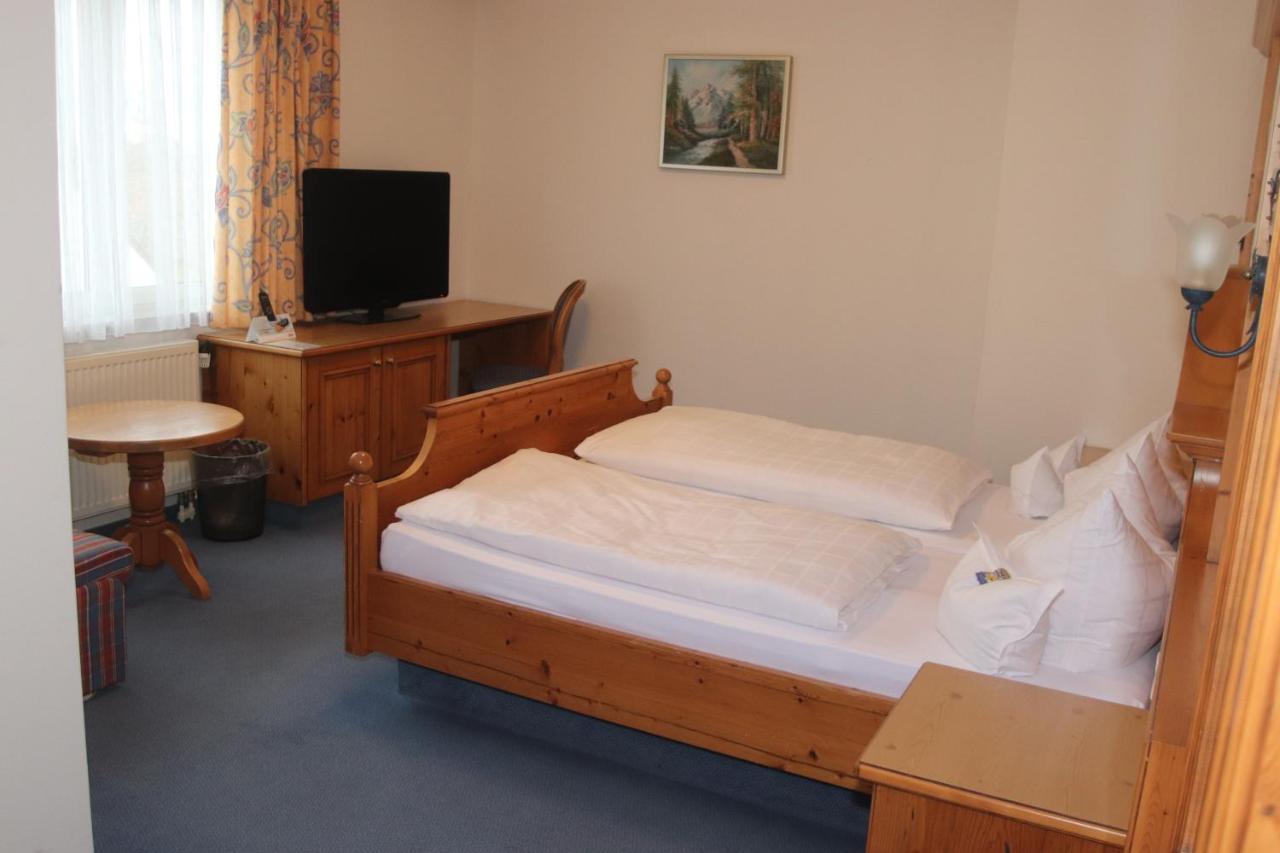 Landhotel Gasthof Huber Merching Bagian luar foto