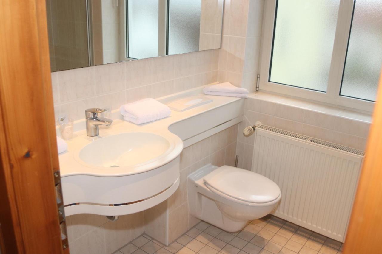 Landhotel Gasthof Huber Merching Bagian luar foto