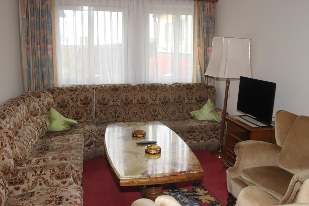 Landhotel Gasthof Huber Merching Bagian luar foto