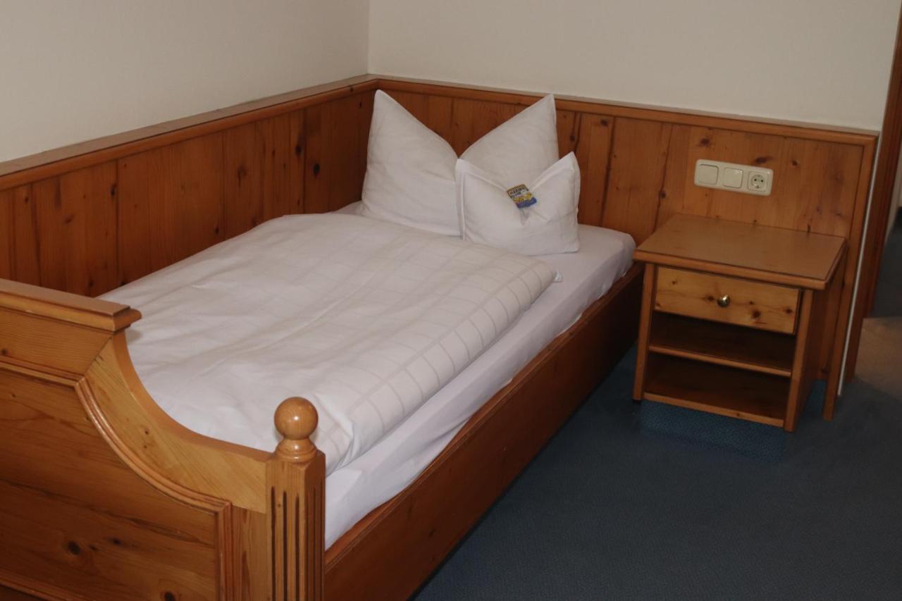 Landhotel Gasthof Huber Merching Bagian luar foto