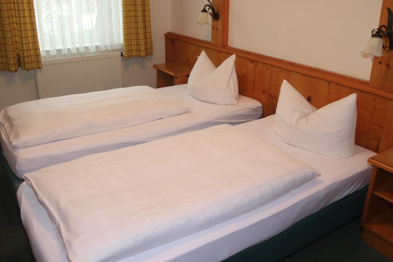 Landhotel Gasthof Huber Merching Bagian luar foto
