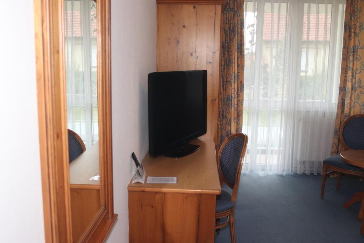 Landhotel Gasthof Huber Merching Bagian luar foto